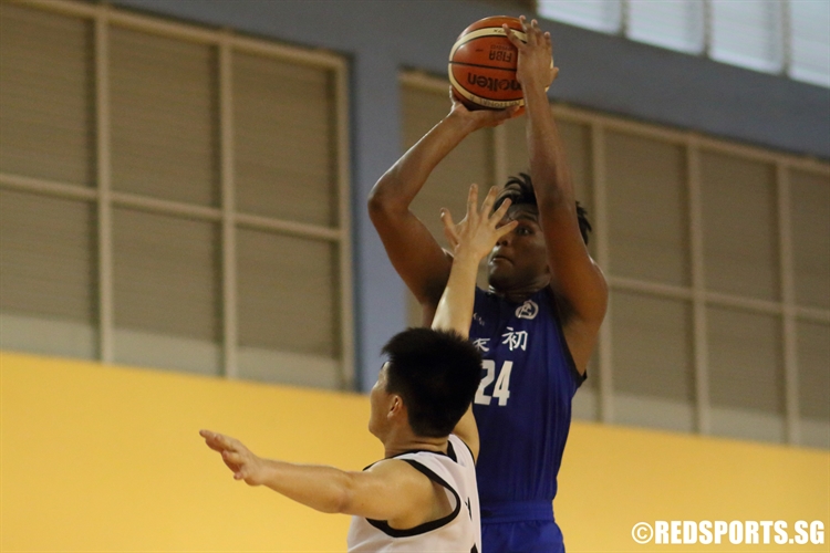Zafir (MJC #24) pulls up for a jumper at the elbow. (Photo 6 © Dylan Chua/Red Sports)