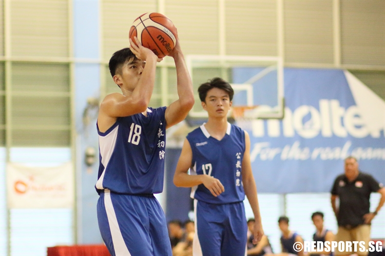 Glendon Goh (CJC #18) lines up a free-throw attempt. (Photo © Chan Hua Zheng/Red Sports)