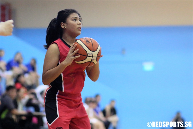 Putri (Jurong #23) takes aim for a long two. (Photo 7 © Dylan Chua/Red Sports)