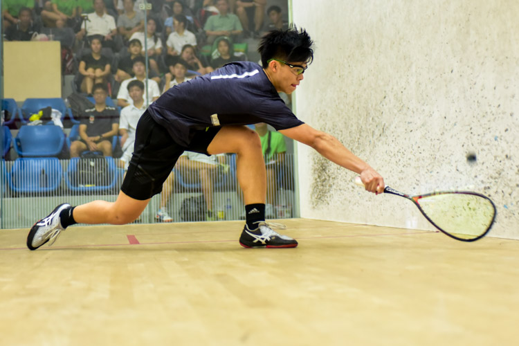 Aaron-Jon Widjaja Liang of RI in action during his match against HCI’s Tan Rui Zhi. (Photo © Stefanus Ian/Red Sports)