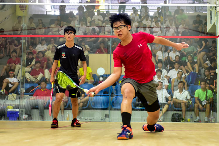 HCI’s Su Wei Zhe in action during his match against RI’s Anders Ong. (Photo © Stefanus Ian/Red Sports)