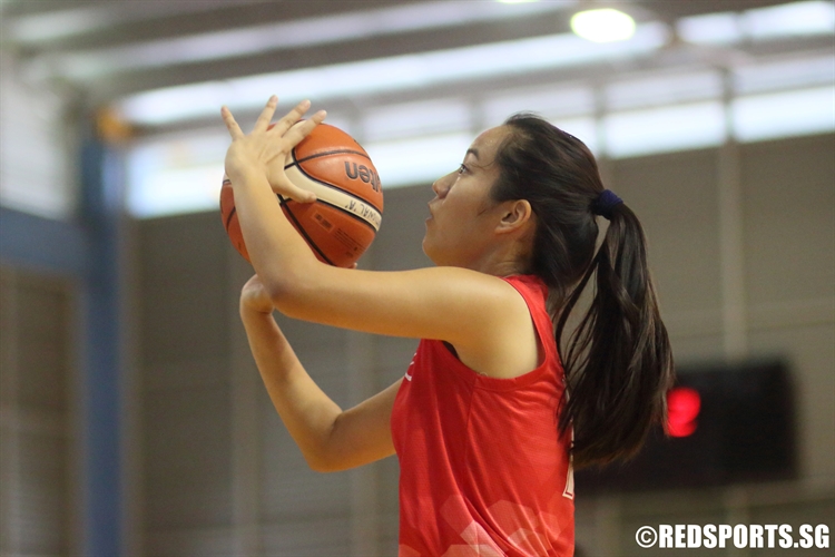Petra Ng (RVHS #7) shoots in the paint. (Photo 9 © Dylan Chua/Red Sports)