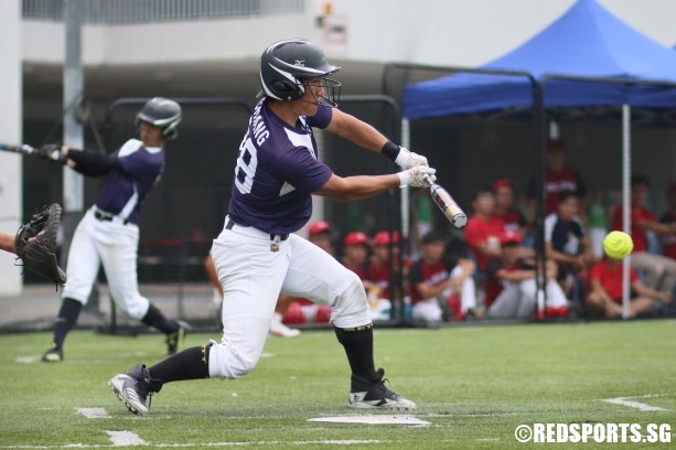 Chiang (ACSI #28) swings on a bat attempt. (Photo  © Chan Hua Zheng/Red Sports)
