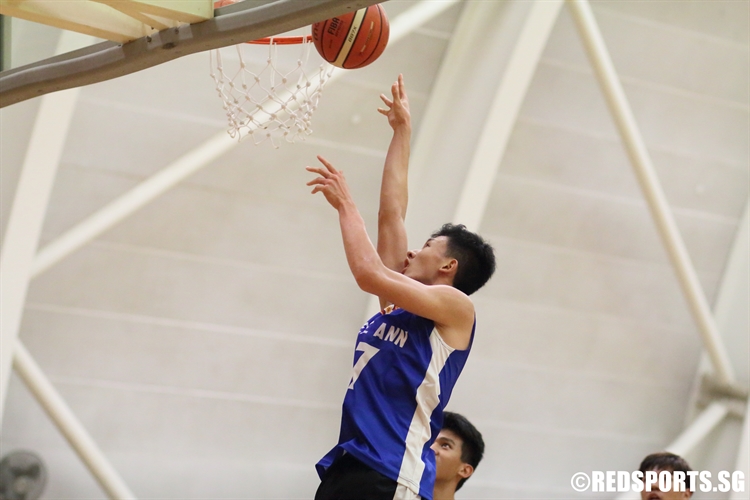 Hsu Yao (NP #17) elevates for a lay-up en route to a team-high eight points. (Photo  © Chan Hua Zheng/Red Sports)