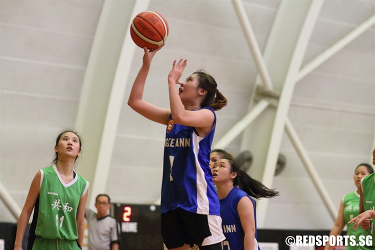 Ng Jie Yi (NP #2) goes for a lay-up. She tallied a team-high 15 points in the loss. (Photo  © Chan Hua Zheng/Red Sports)