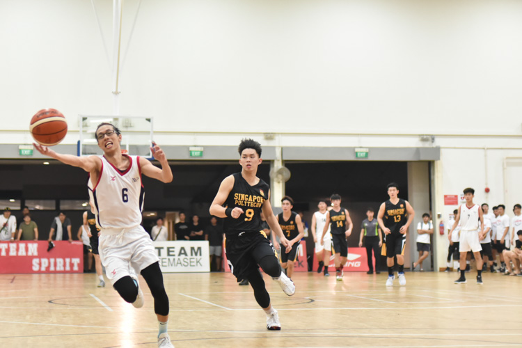 Nanyang Polytechnic overcame a resilient Singapore Polytechnic in a thrilling game that finished 63-61 to clinch their first victory of the POL-ITE season. (Photo 1 © Stefanus Ian/Red Sports)