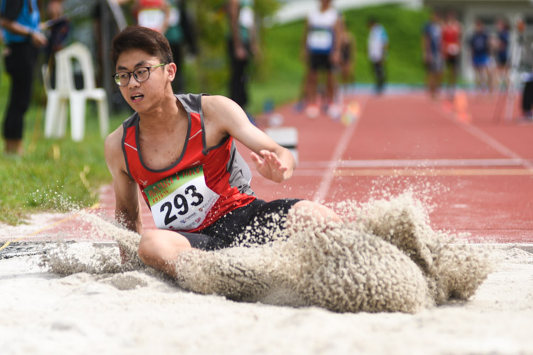 Chuan Ding Zu of Temasek Polytechnic competing in the Men's Triple Jump Open event. (Photo © Stefanus Ian/Red Sports)