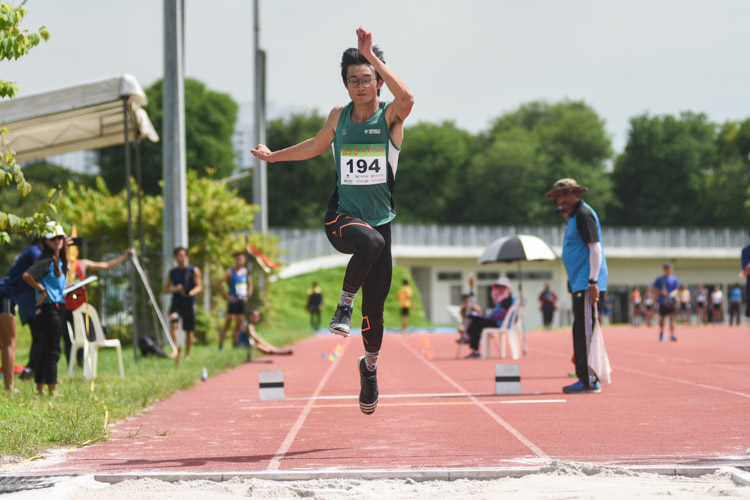Ephraim Soh of Republic Polytechnic competing in the Men's Triple Jump Open event. (Photo © Stefanus Ian/Red Sports)