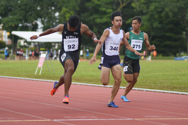 Tan Zong Yang (#340) of SMU finished fourth in the IVP 100m Men's event with a time of 10.98s. This is the first time, in at least 12 years, that the top 4 of the IVP Men's 100m have all dipped under 11s. (Photo 1 © Stefanus Ian/Red Sports)