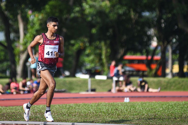 Karthic Harish finished with a time of 16:21.33 in the Men's 5000m race to win silver. (Photo 1 © Stefanus Ian/Red Sports)