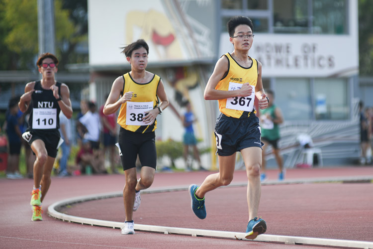 Dillon Lee of NTU (#110), Darel Lim of SP (#382) and Ethan Chan of SP (#367) racing in the Men's 5000m race. (Photo 1 © Stefanus Ian/Red Sports)