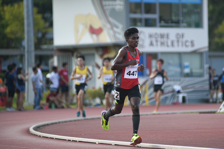 Selvanther s/o Sivakumar competing in the Men's 5000m race. He finished sixth with a time of 17:58.37. (Photo 1 © Stefanus Ian/Red Sports)