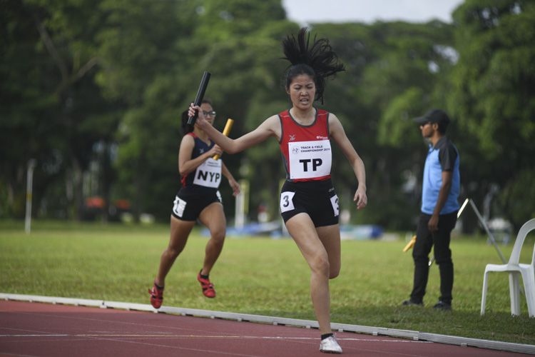 Alanis Moey clinches the silver for TP in the women's 4x400m relay. (Photo 14 © Stefanus Ian/Red Sports)