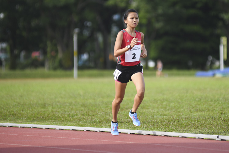 Koh Jia Xuan of ITE came in fourth in the IVP women's 5000m race with a time of 22:09.41.  (Photo 1 © Stefanus Ian/ Red Sports)
