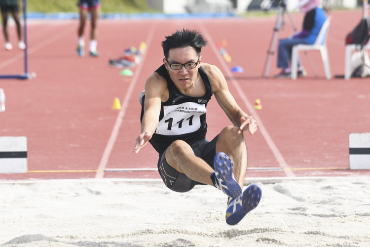 Justin Lee of NTU clinched the bronze medal in the Men's Long Jump event with a final distance of 6.70m. (Photo 1 © Stefanus Ian/Red Sports)