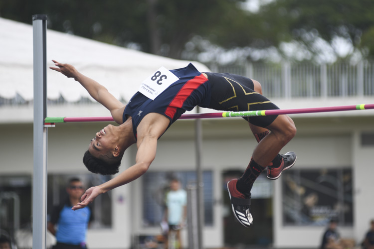 Hairul won the IVP gold medal for Men's High Jump with a final height of 2.00m (Photo 1 © Stefanus Ian/Red Sports)