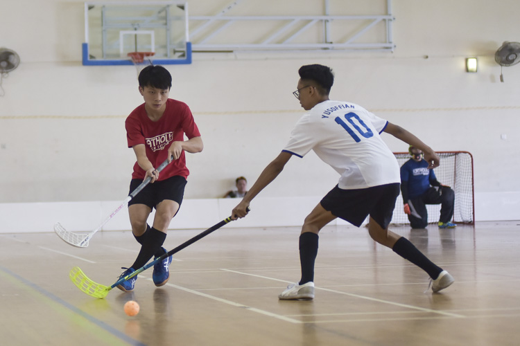 Catholic High swept past Yusof Ishak 18-2 to improve to a 4-0 win-loss record in the National B Division Floorball Championship. (Photo 1 © Iman Hashim/Red Sports)