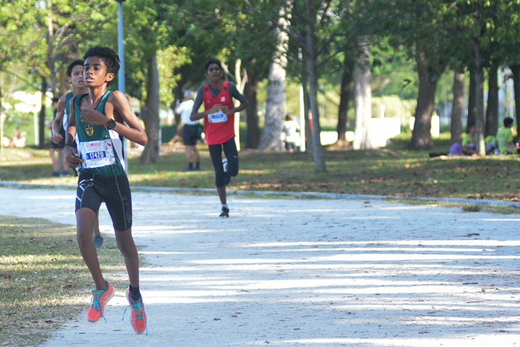 Bhuvan Anantham (#17420) of Raffles Institution placed 13th in the U17 Boys' category. (Photo 1 © Iman Hashim/Red Sports)