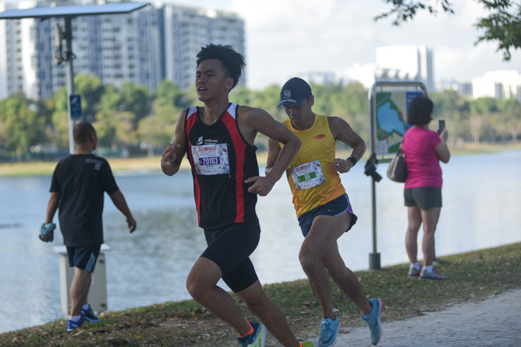 Aldrich Goh (#20103) of Millennia Institute finished 12th with a timing of 17:23.7. (Photo 8 © Iman Hashim/Red Sports)
