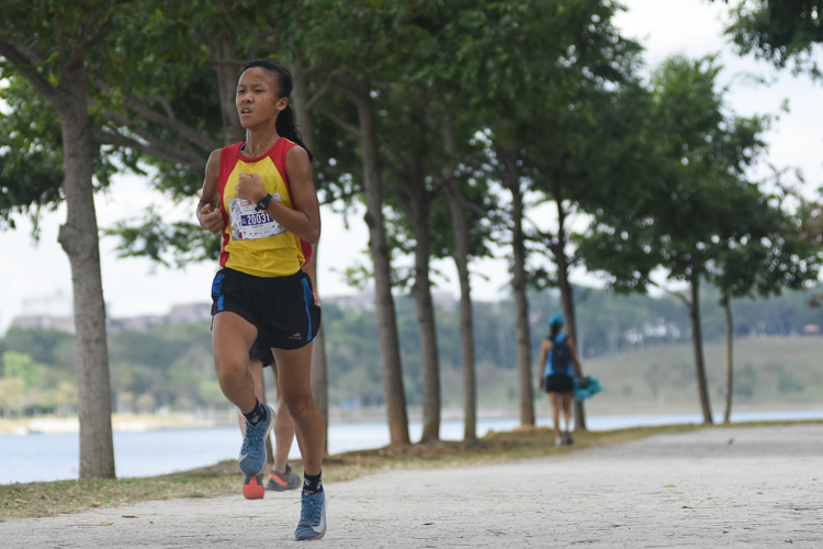 Clarice Lau of Hwa Chong Institution finished second in the U20 Women's category with a timing of 15:47.1. (Photo 12 © Iman Hashim/Red Sports)