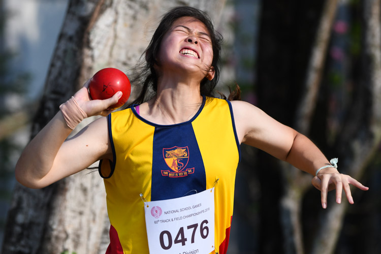 Ho Yan Xuan of ACJC came in seventh in the A Division Girls Shot Put event with a final distance of 7.93m. (Photo 1 © Stefanus Ian/Red Sports)