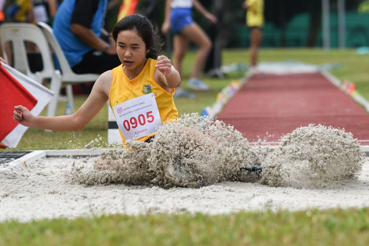 Woo Shi Ying of Cedar Girls’ Secondary School came in seventh in the B Division Girls’ Long Jump event with a final distance of 4.78m. (Photo 1 © Stefanus Ian/Red Sports)