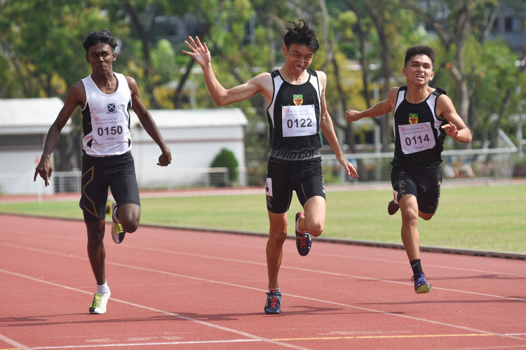 Marcus Tan (#122) finished in 23.10s to seal a double 200m gold for Raffles Institution in the A Division, a feat achieved by the school for the first time since 2010. However, his winning time is the slowest in the A Division boys' 200m event since 1981. (Photo 4 © Iman Hashim/Red Sports)