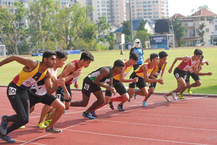 The A Division boys' 800m final gets underway. (Photo 4 © Iman Hashim/Red Sports)