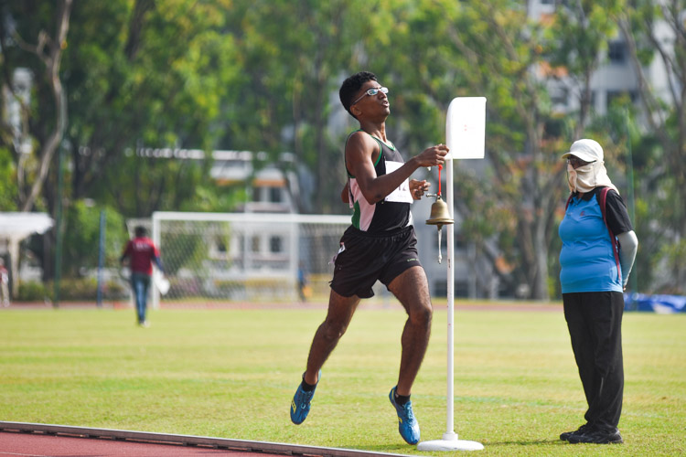 Nedunchezian Selvageethan of Raffles Institution went under the sub-2 barrier to clinch the A Division boys' 800m gold in 1:59.44. (Photo 1 © Iman Hashim/Red Sports)