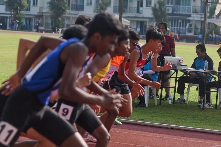 The B Division boys' 800m final gets underway. (Photo 2 © Iman Hashim/Red Sports)