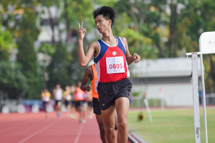 Gold number 2: Nan Hua High School's Lim Yu Zhe bagged the B Division boys' 800m gold in 2:03.22 to add to his 1500m victory. (Photo 9 © Iman Hashim/Red Sports)