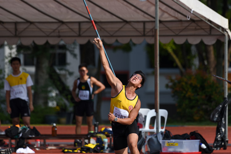 Ethan Leung (#187) of Victoria Junior College took the bronze with a 46.43m throw. (Photo 6 © Iman Hashim/Red Sports)