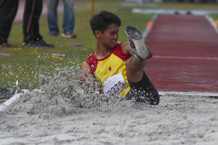 Wang Ruijie of Hwa Chong Institution placed sixth in the A Division boys' triple jump with a distance of 13.04m. (Photo 11 © Iman Hashim/Red Sports)
