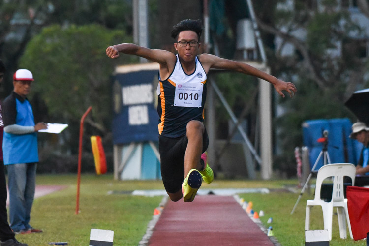Lim Yu Cheng of Eunoia Junior College came in ninth in the A Division boys' triple jump with a distance of 12.33m. (Photo 12 © Iman Hashim/Red Sports)