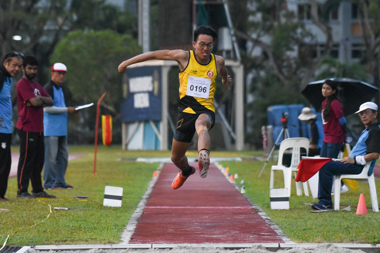 Rik Lim of Victoria Junior College bagged the silver in the A Division boys' triple jump with a distance of 13.89m. (Photo 4 © Iman Hashim/Red Sports)