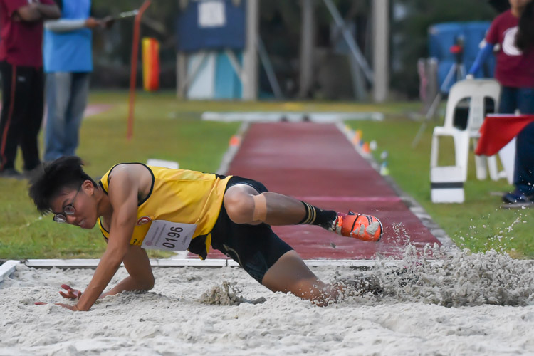 Rik Lim of Victoria Junior College bagged the silver in the A Division boys' triple jump with a distance of 13.89m. (Photo 5 © Iman Hashim/Red Sports)