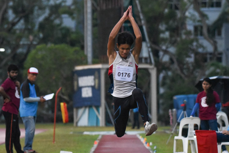 Teo Yock Cheng of Dunman High School leapt 13.23m to place fifth in the A Division boys' triple jump. (Photo 14 © Iman Hashim/Red Sports)