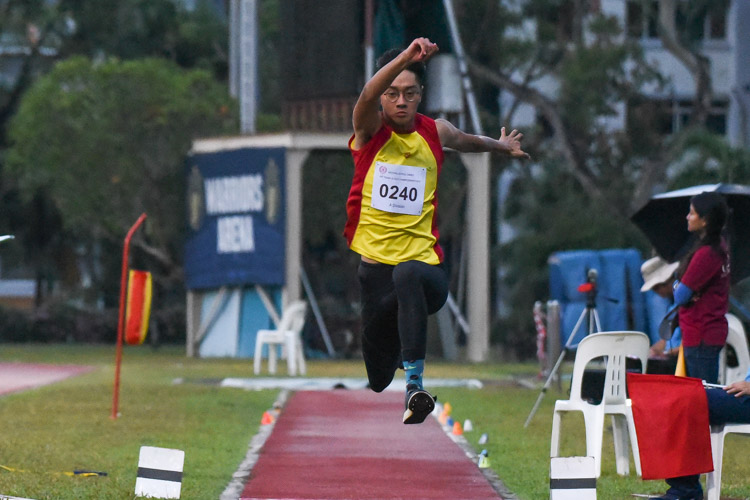 Defending champion Benaiah Hoong of Hwa Chong Institution placed seventh in the A Division boys' triple jump with a distance of 12.72m. (Photo 16 © Iman Hashim/Red Sports)