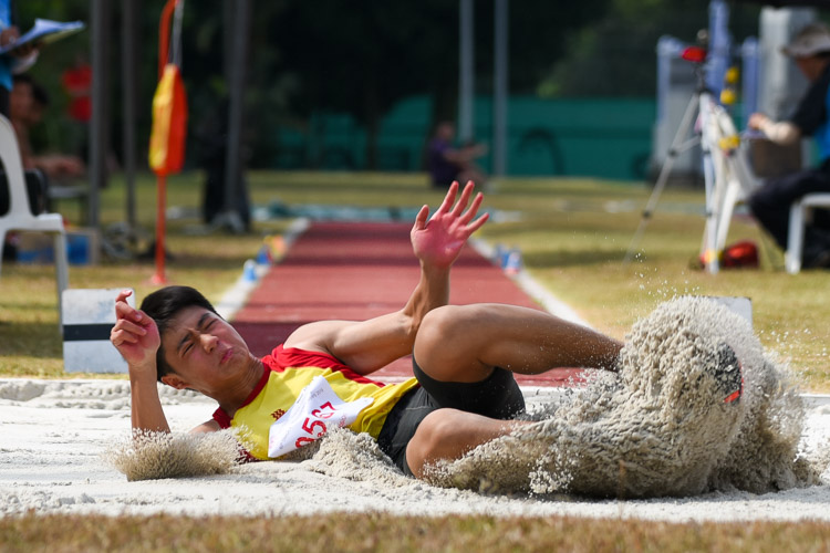 Isaac Ong (#567) of HCI claimed the silver with a best jump of 6.39m. (Photo 5 © Iman Hashim/Red Sports)