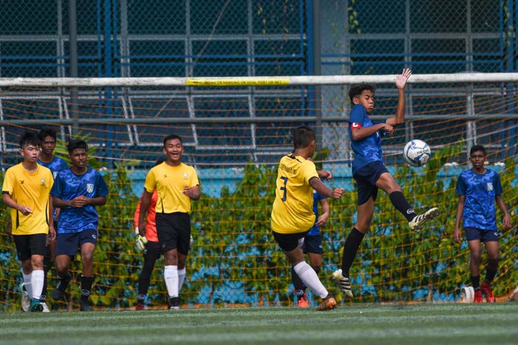 Sembawang Secondary beat Woodlands Secondary 4-1 to move on to the National B Division Football Schools Premier League 1. (Photo 1 © Iman Hashim/Red Sports)
