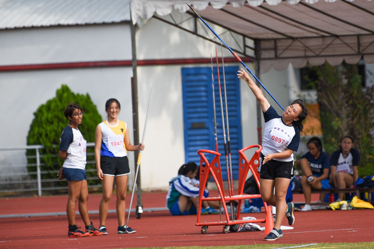 Ra Yeojin came in fourth with 29.06m in the B Division girls' javelin. (Photo 1 © Iman Hashim/Red Sports)