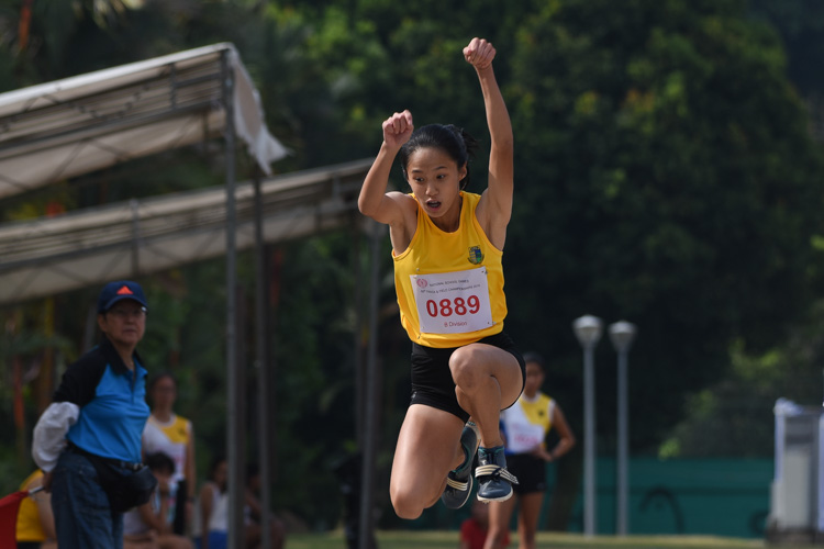 Mabel Leow of Cedar Girls' Secondary secured the silver in the B Division girls' triple jump with a leap of 10.79m. (Photo 1 © Iman Hashim/Red Sports)