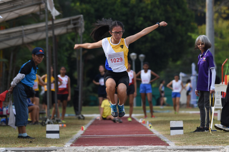 Cheng Lian Xin of Nanyang Girls' High School placed 13th in the B Division girls' triple jump with a leap of 9.14m. (Photo 1 © Iman Hashim/Red Sports)