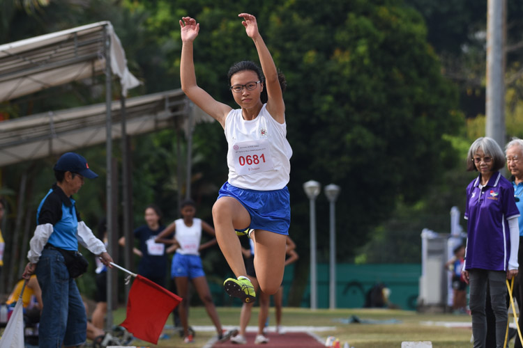 Delyn Wong of CHIJ St. Nicholas Girls' School placed 12th with 9.21m in the B Division girls' triple jump. (Photo 1 © Iman Hashim/Red Sports)