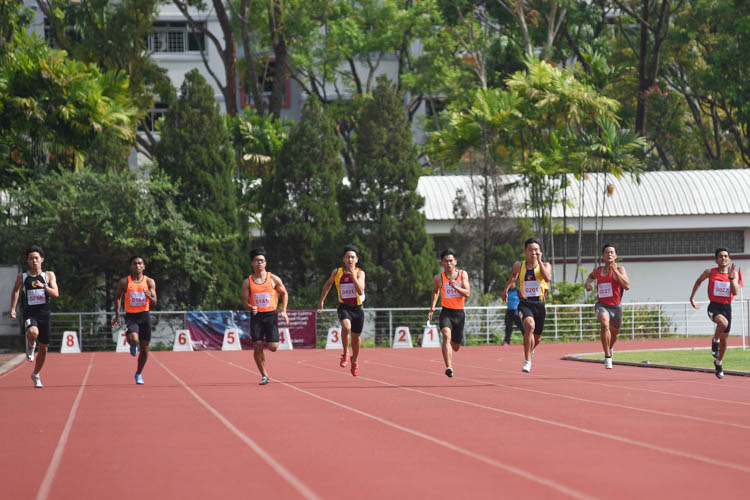 Runners on the final straight of the B Division boys' 200m final. (Photo 4 © Iman Hashim/Red Sports)