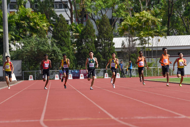 Runners on the final stretch of the B Division boys' 400m final. (Photo 4 © Iman Hashim/Red Sports)