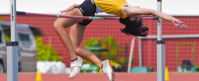 Jade Chew of Nanyang Girls' High School struck gold in the B Division girls' high jump and attained a new personal best of 1.62m to improve on the 1.61m C Division mark she had set last year. (Photo 1 © Iman Hashim/Red Sports)