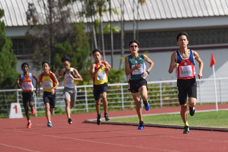 Runners on the final stretch of the 1500m. (Photo 2 © Iman Hashim/Red Sports)