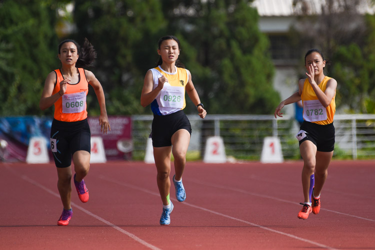 (L to R) Sallit Olivia of Singapore Sports School, Ho Zhi Ling of Nanyang Girls' High School and Mathilda Soh of Cedar Girls' Secondary fighting on the final stretch of the 400m final. (Photo 4 © Iman Hashim/Red Sports)