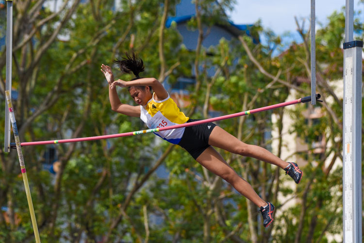 Christy Robyn Chng of Nanyang Girls' High School clinched the silver with a new personal best of 3.05m. (Photo 20 © Iman Hashim/Red Sports)